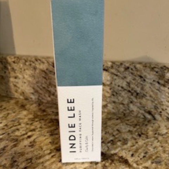 Indie Lee Purifying Face Wash *NEW* - Picture 2 of 9